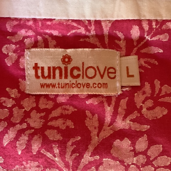 TUNICLOVE. Pink & white floral print Tunic. White trim. Long sleeves. V-… - Picture 7 of 11